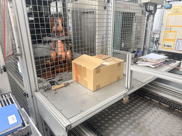 Roboterzelle ABB S4C + M 2000