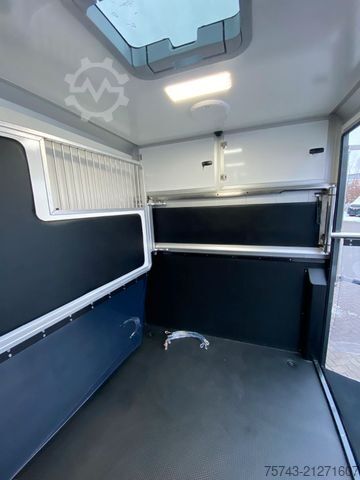 Livestock transporter MERCEDES-BENZ STX Sprinter  GG 4,100KG  Haras Hengste