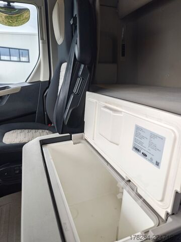 Standard tractor unit FORD F-MAX LUX LED, Intarder, Standklima, RDKS, Voll