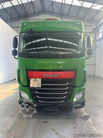 Standard-SZM DAF XF 106.440 SPACECAB /ADR /INTARDER