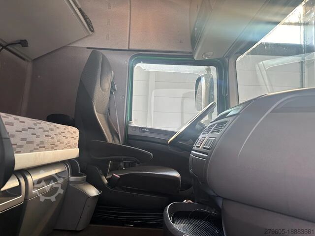 Standard-SZM DAF XF 106.440 SPACECAB /ADR /INTARDER