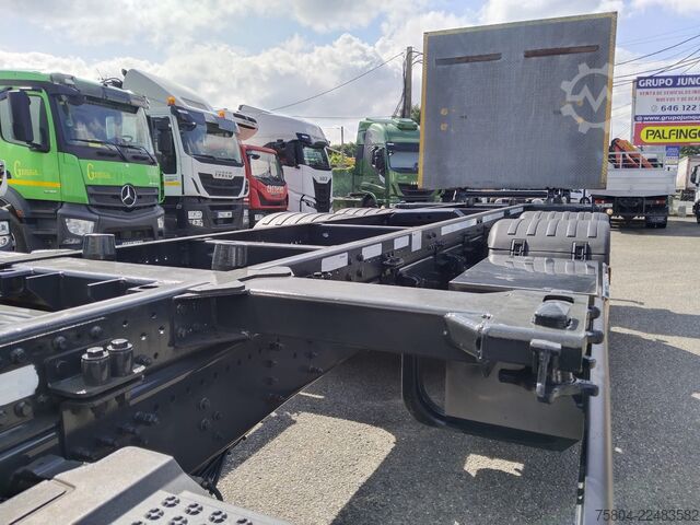Truck chassis SCANIA P 500