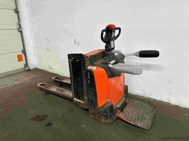 Electric Pallet Truck Toyota LPE 200