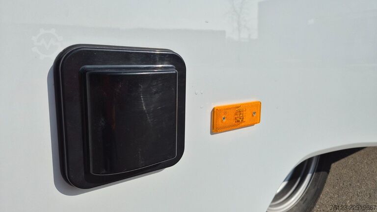 Minibus MERCEDES-BENZ 30 Sitzer Schul- Transferbus 519 Vorlauffahrzeug