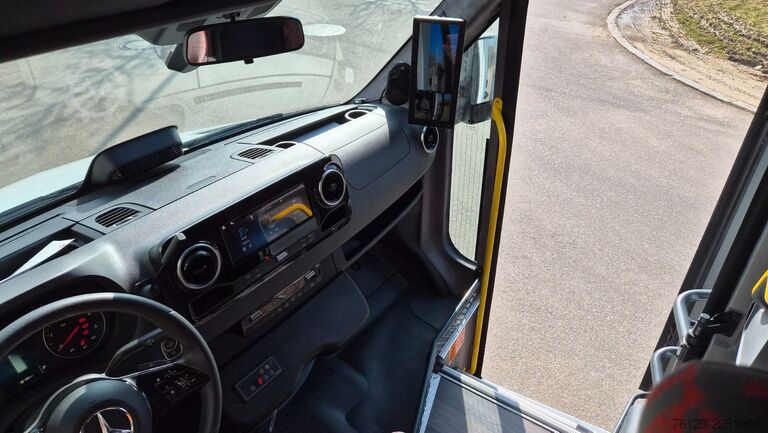 Minibus MERCEDES-BENZ 30 Sitzer Schul- Transferbus 519 Vorlauffahrzeug