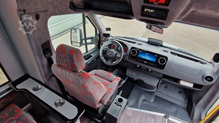 Minibus MERCEDES-BENZ 30 Sitzer Schul- Transferbus 519 Vorlauffahrzeug