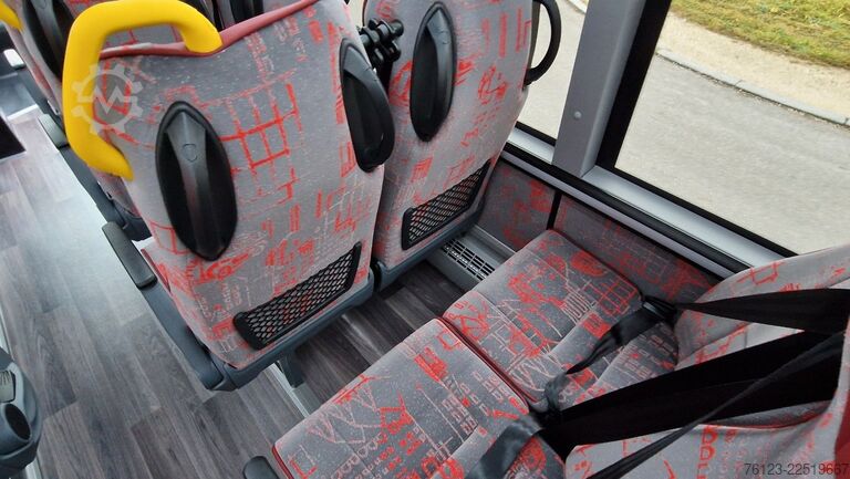 Minibus MERCEDES-BENZ 30 Sitzer Schul- Transferbus 519 Vorlauffahrzeug