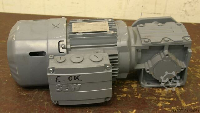 Gear motor 0.75 kW 98 rpm SEW-EURODRIVE WF30DRS80S4BE1