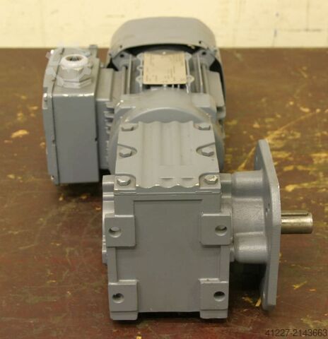 Gear motor 0.37 kW 50 rpm SEW EURODRIVE WF30DRS71S71S4BE05