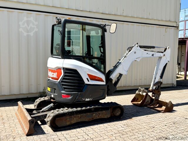 Minibagger BOBCAT E26 / 2021 BJ / 2 x Löffel / 2.187