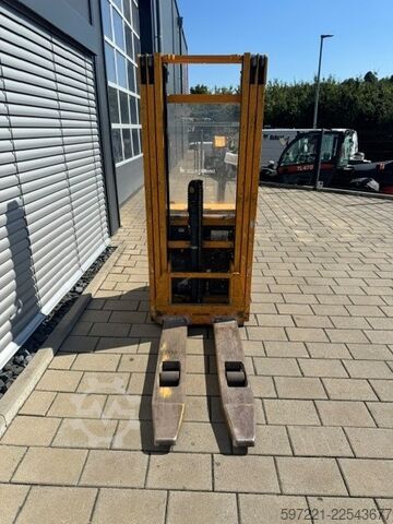 Palettenstapler Jungheinrich EJC 216