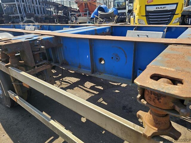 Container transport HRD NT CON.40 foot extendible chassis  2 x 20 foot ...