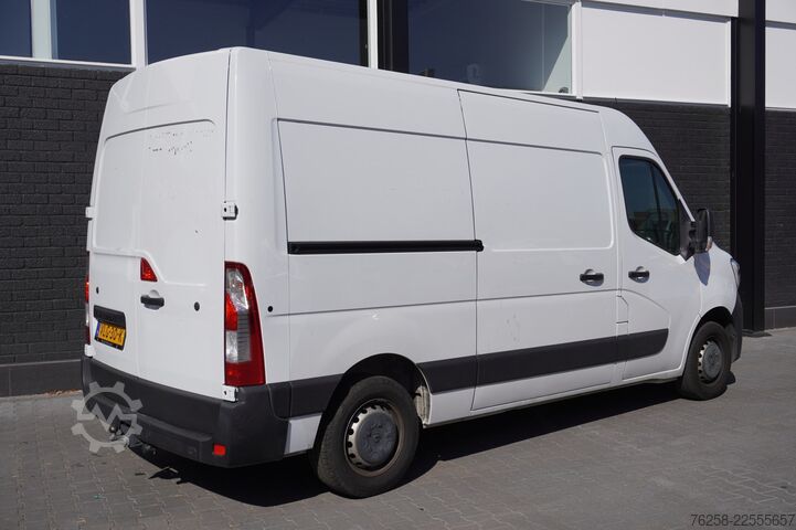 Delivery van Renault Master 2.3 dCi 135PK L2H2 EURO 6 - Airco - Navi...