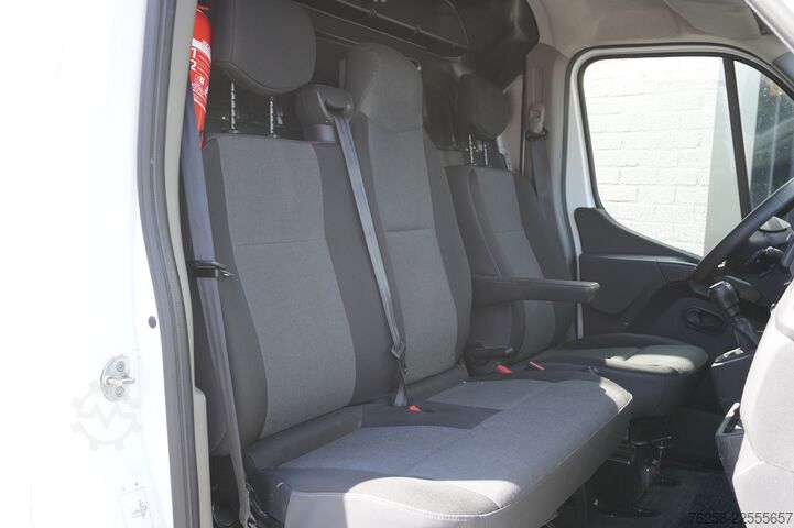 Delivery van Renault Master 2.3 dCi 135PK L2H2 EURO 6 - Airco - Navi...