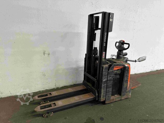 High Lift stacker Toyota SPE 200 D
