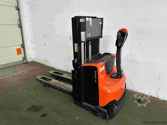 High Lift stacker Toyota SWE 200 D - mit INITIALHUB ! - nur 149 Stunden !!