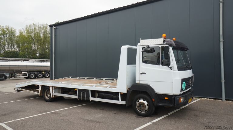 Car carrier van Mercedes-Benz 814 machine transporter truck