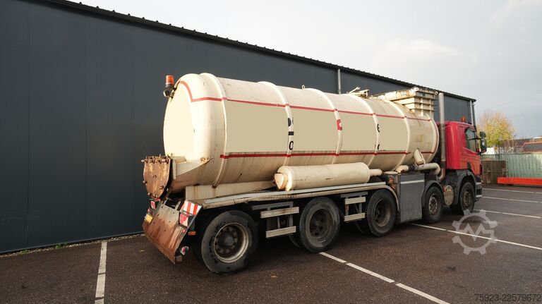 Tanker truck Scania P 380 – 10x4 blow and suck truck