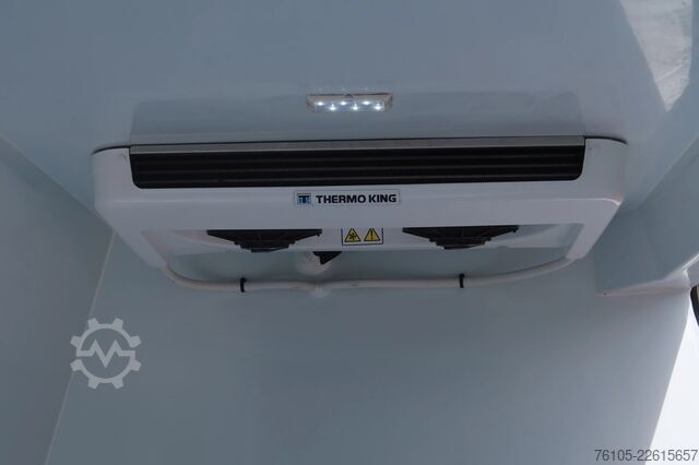 Refrigerated/freezer transport (delivery van) Renault Master L2/H2 Master. ATP up to June 2030. Cooli...