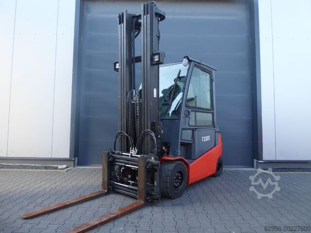 Electric 3-wheel forklift Toyota 8FBMT35