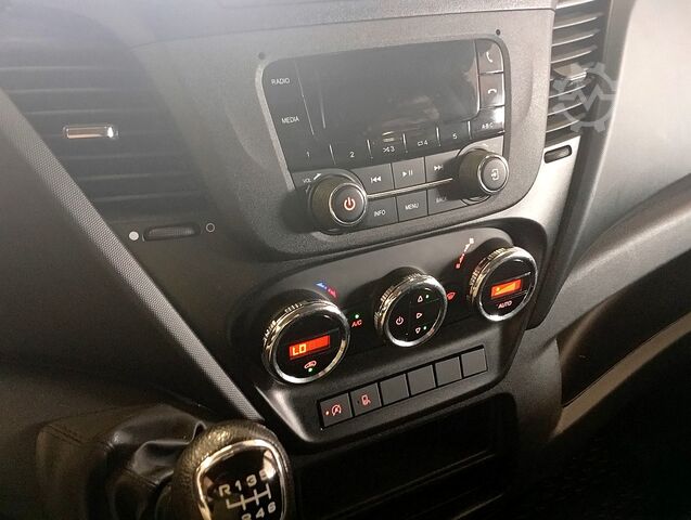 Closed van with seating Iveco Daily 35S