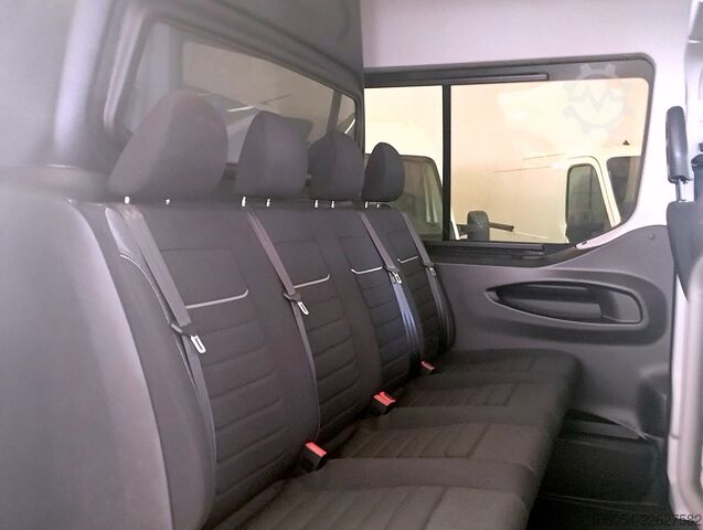 Closed van with seating Iveco Daily 35S