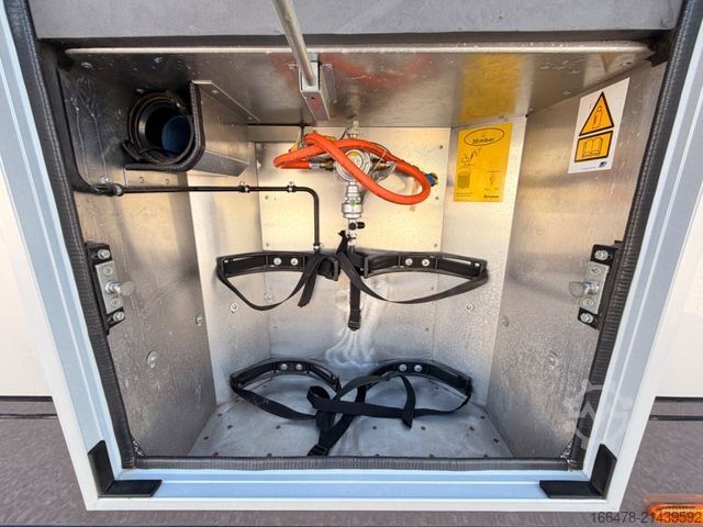 Integrated camper CARTHAGO Chic S-Plus I 51 *Einzelbetten-Hubbett-AHK*