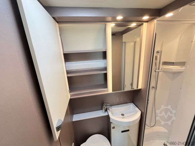 Semi-integrated camper BÜRSTNER Lyseo TD 594 Komfort Paket 10 Zoll, Markise