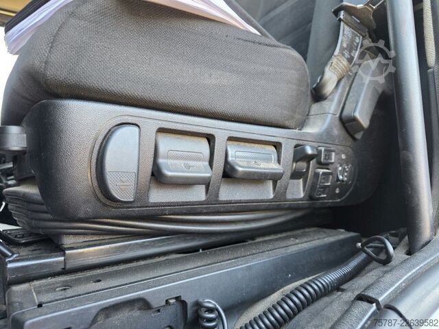Standard SZM IVECO 490 S-Way mit kleinem Unfallschaden, Retarder