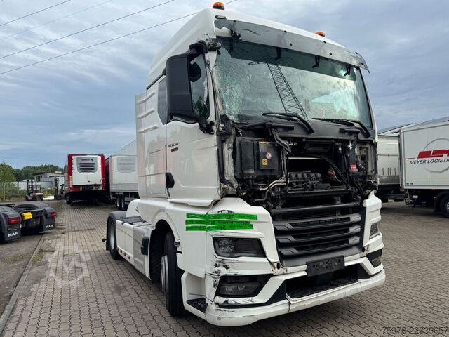 Standard SZM MAN TGX 18.510 beschädigt /damaged