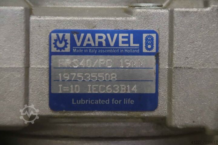 Geared motor: 0.18 kW 135 rpm Varvel FRS40/PC 19MM IEC63B14