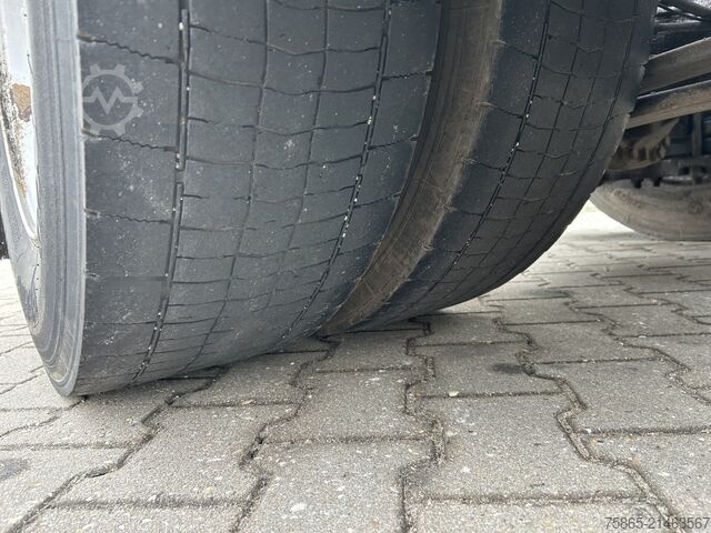 Standard tractor Renault T 380 Comfort / 637 dkm / NL Truck