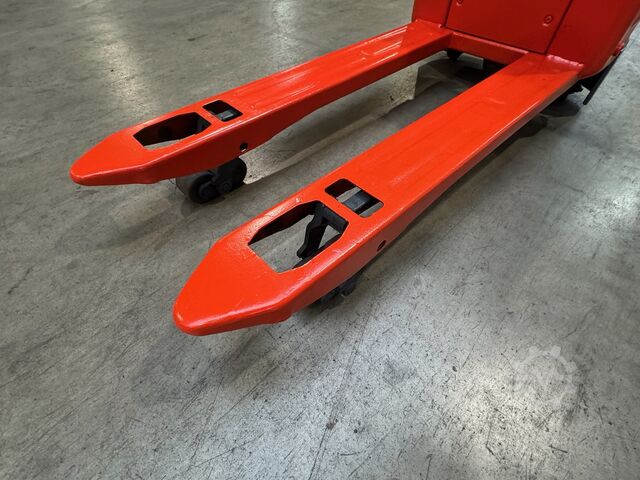 Manual pallet jack Linde MT 15 [ID: 379]