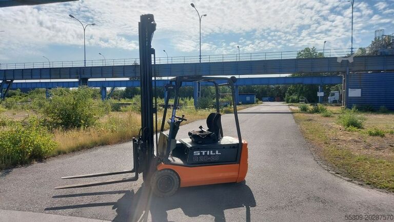 Elektro 3 Rad-Stapler Still R20-18 //Triplexmast // 3+4Ventile / HH 7000 mm //