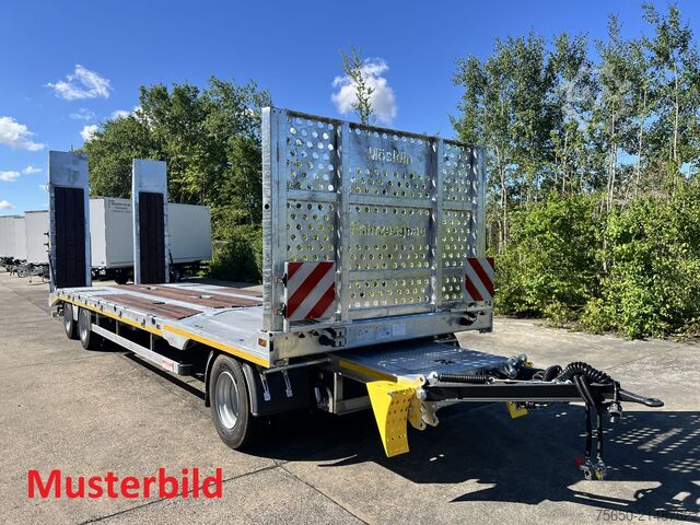 Low loader trailer Möslein T4 VB H1 gerade  neuer 4 Achs Tieflader gerade hydraulischen Rampen