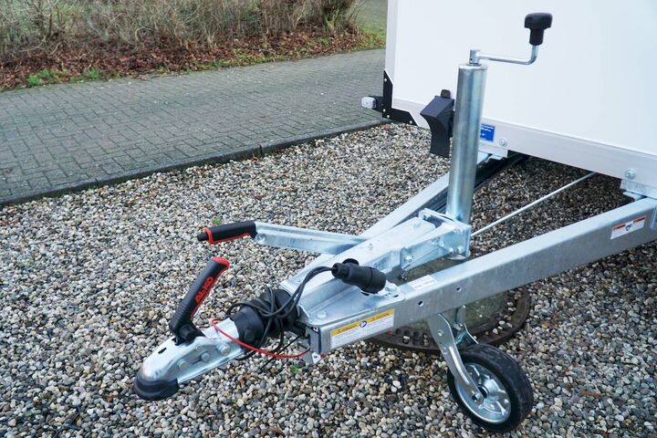 Box trailer Humbaur HK 253015-18P 304X151X180CM 2500KG KOFFERANHÄNGER