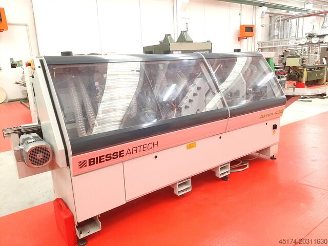 Modells BIESSE AKRON 430/AT