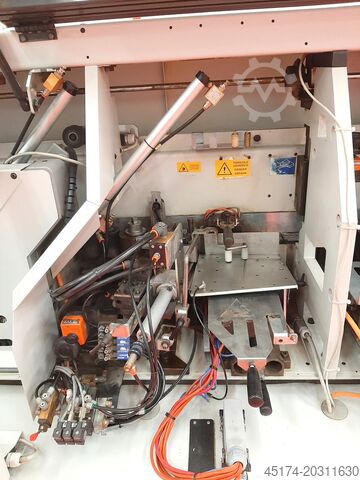 Modells BIESSE AKRON 430/AT