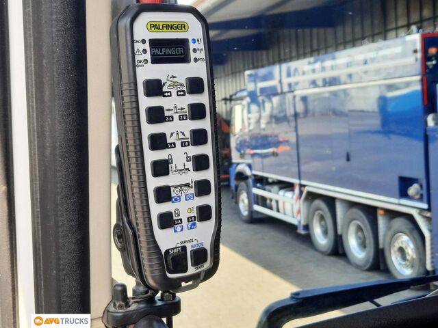 Roll-off tipper truck VOLVO FH 500 Globetrotter Lenkachse Funk Standklima