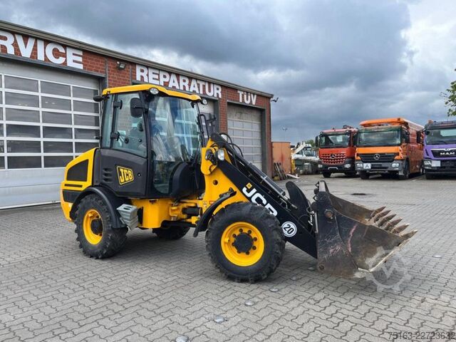 Wheel loader JCB Radlader 407 T4 Radlader nur 1089 h Schaufel+Gab