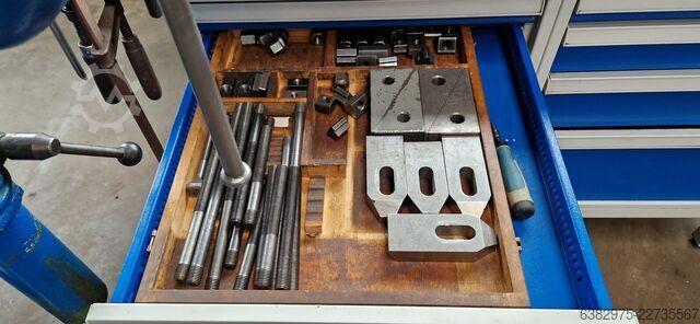 Vertical machining center Mikron mit 14768 Spindelstunden VCE1400+