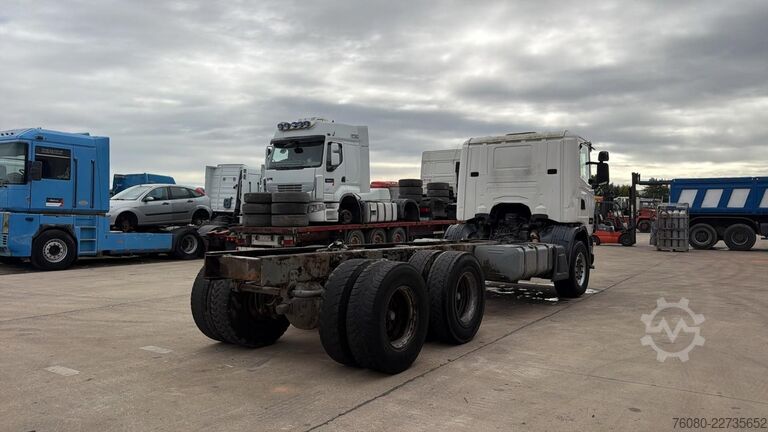 Fahrgestell mit Fahrerhaus Scania 124 - 400 (MANUAL PUMP / POMPE MANUELLE / BOITE...
