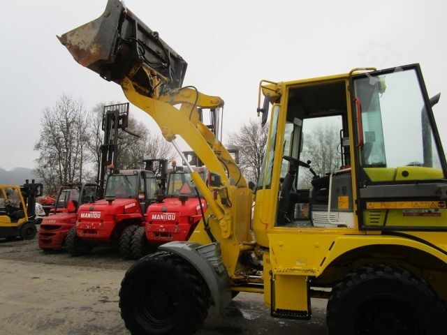 Radlader Liebherr L506 mit Palettengabel + Schaufel