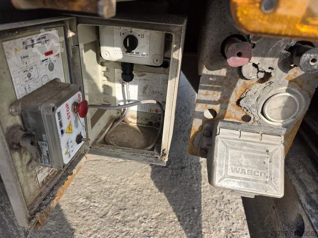 Auflieger mit Walkingfloor KRAKER 92 cbm Schubboden, Lift,WABCO ABS,sauberer Boden