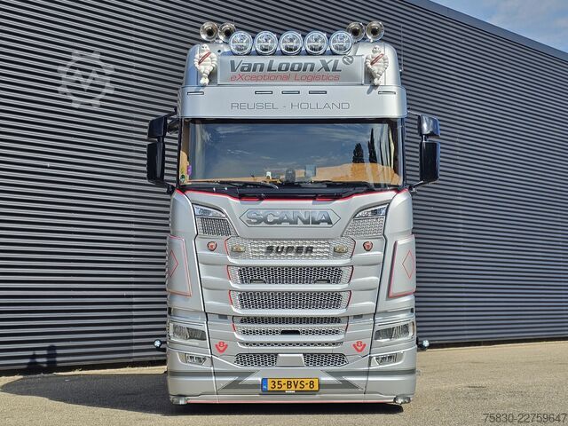Scania R590 V8 6x4 / 2 fuel tanks / Dutch truck! 80t Scania R590 V8 6X4 / 2 TANKS / NL TRUCK! 80T