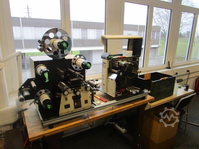 BARCODE PRINTER / LABEL PRINTER ZEBRA 96XiIII MIT FARBBĂNDERN