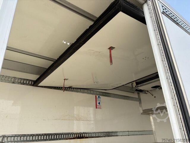 Refrigerated/freezer transport Renault Midlum 220 DXI + CARRIER 850 supra + EURO 5 + l...
