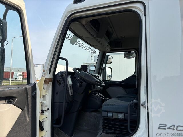 Refrigerated/freezer transport Volvo FL 240 + THERMO KING + CHEREAU + EURO 5 + LIFT