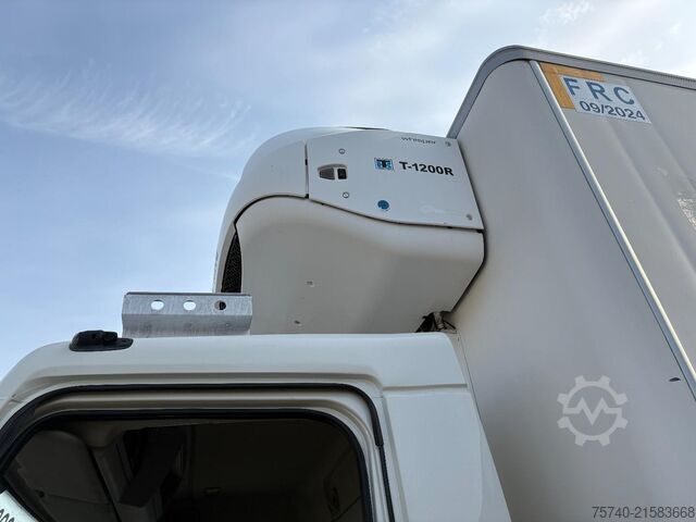 Refrigerated/freezer transport Volvo FL 240 + THERMO KING + CHEREAU + EURO 5 + LIFT