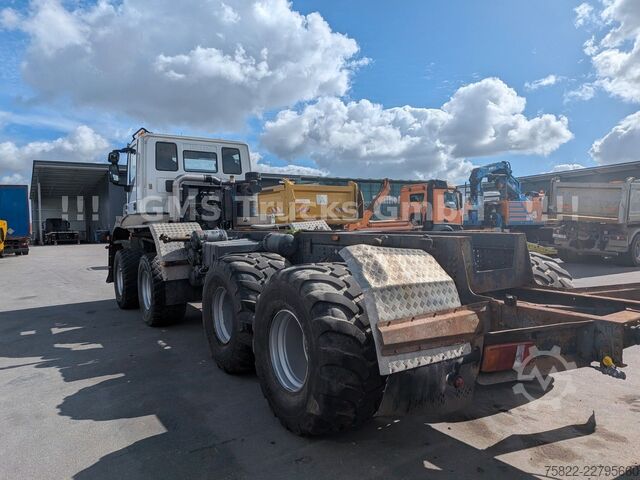 Truck chassis IVECO Trakker 450 / 8x8 Allrad / Agrotruck
